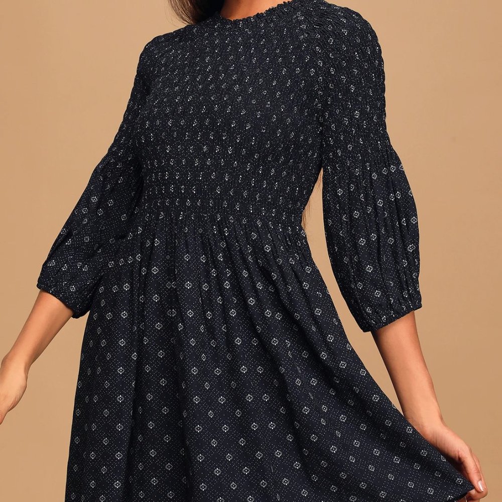 NWOT Lulus Midnight Breeze Navy Blue Print Smocked Puff Sleeve Skater Dress